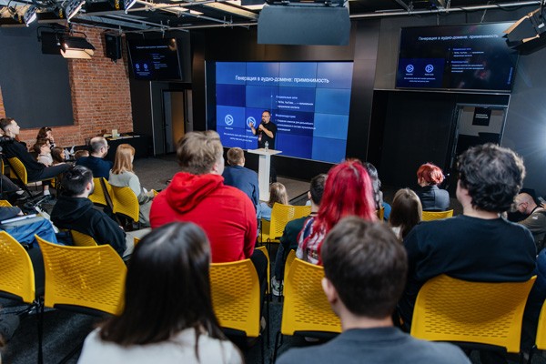 Flutter, Kotlin, будущее кроссплатформ, live coding, открытая запись подкаста: как прошла конференция CrossConf 2023