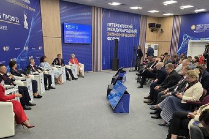 Ксения Сухотина представила на ПМЭФ опыт «Росатома» по комплексному развитию инженерной инфраструктуры