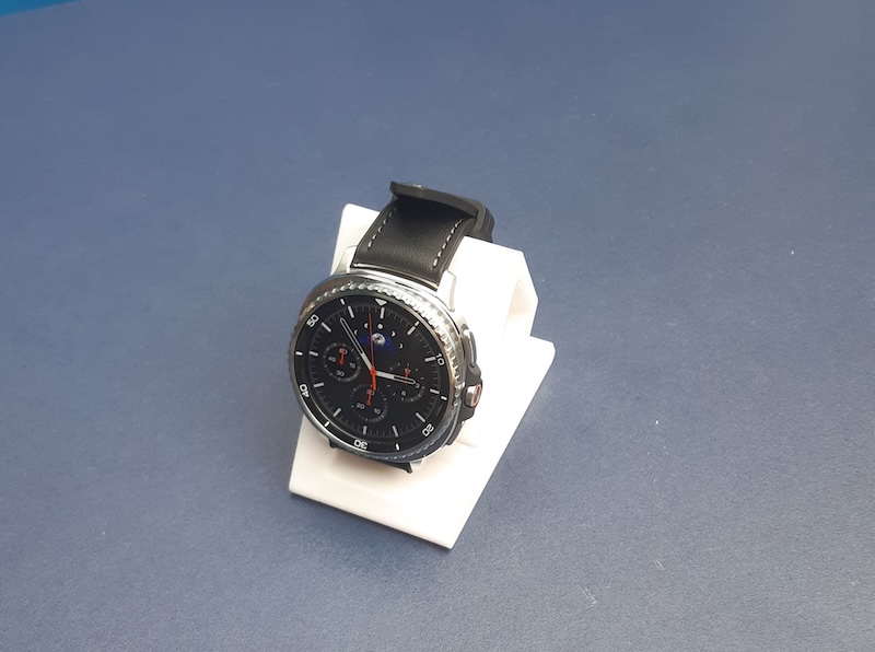 Умные часы Samsung Watch 8