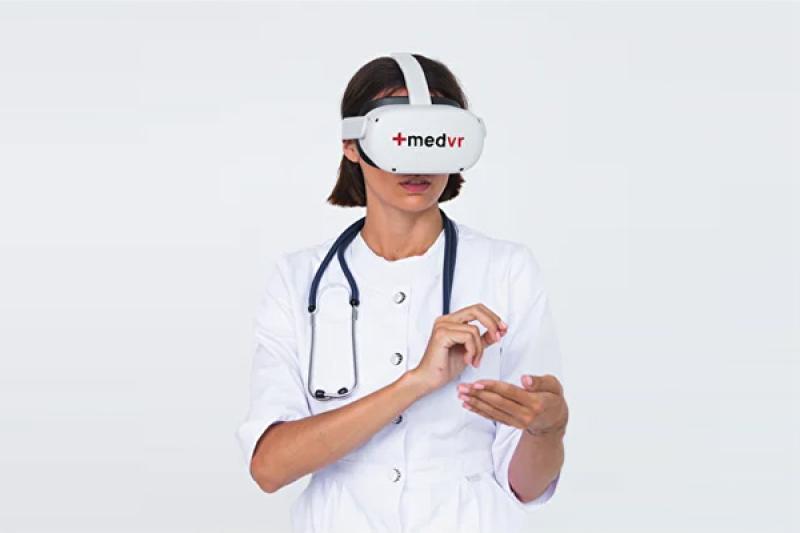 В российском медицинском образовании начали активно внедрять VR-тренажёры для подготовки медсестёр