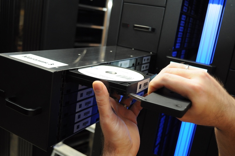 Оптические диски BD XL Archival Grade в картриджах