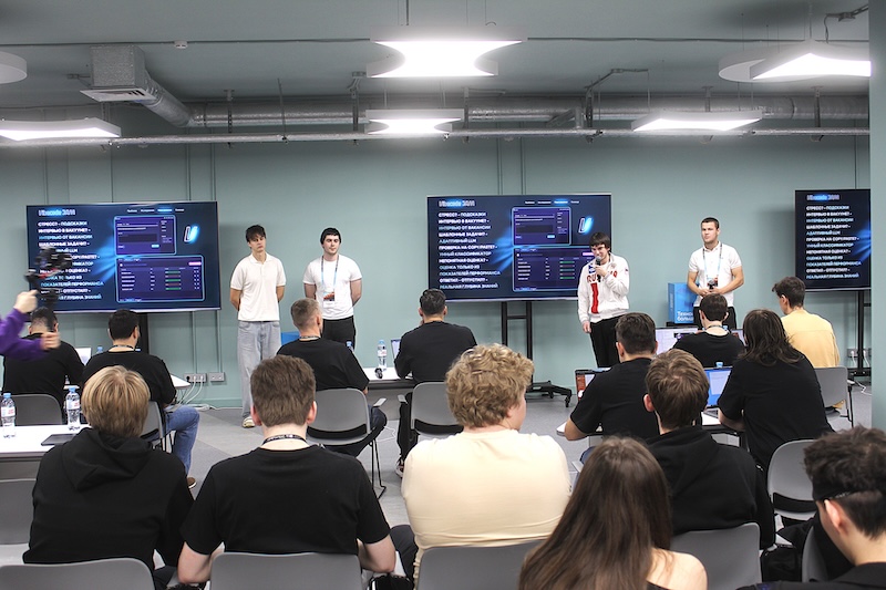 Участники хакатона для молодых ИТ-специалистов Участники хакатона для молодых ИТ-специалистов