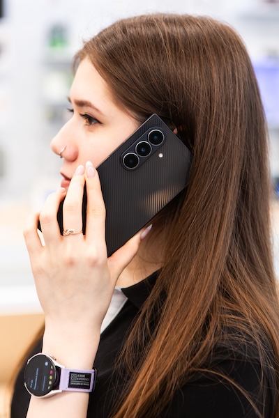 Samsung Galaxy Z Trifold в режиме смартфона Samsung Galaxy Z Trifold в режиме смартфона