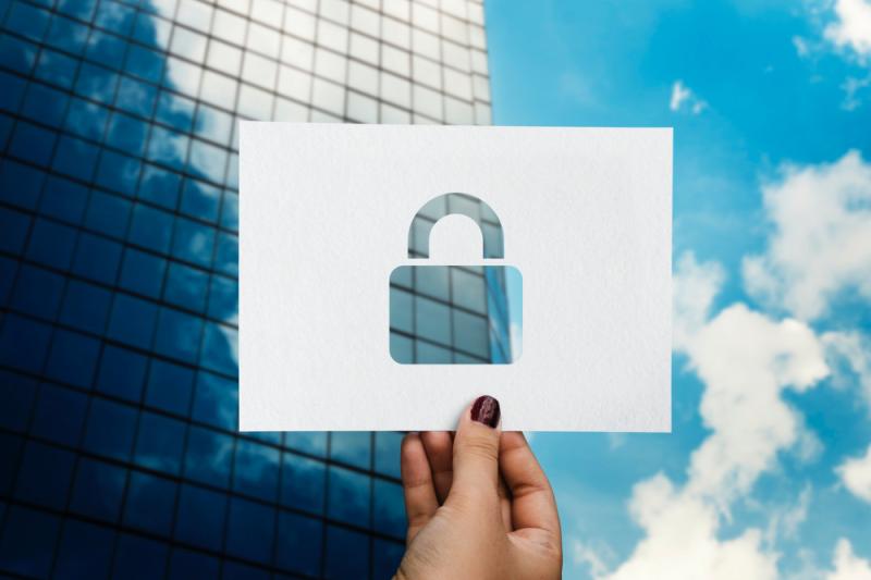 Госдума приняла закон о блокировке услуг связи по запросу ФСБ