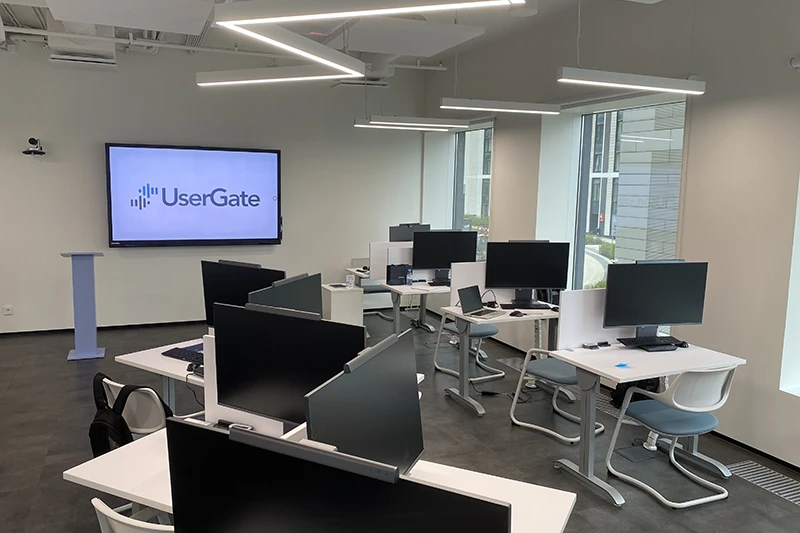Учебный класс UserGate отличается уникальной системой рассадки и передовым оборудованием