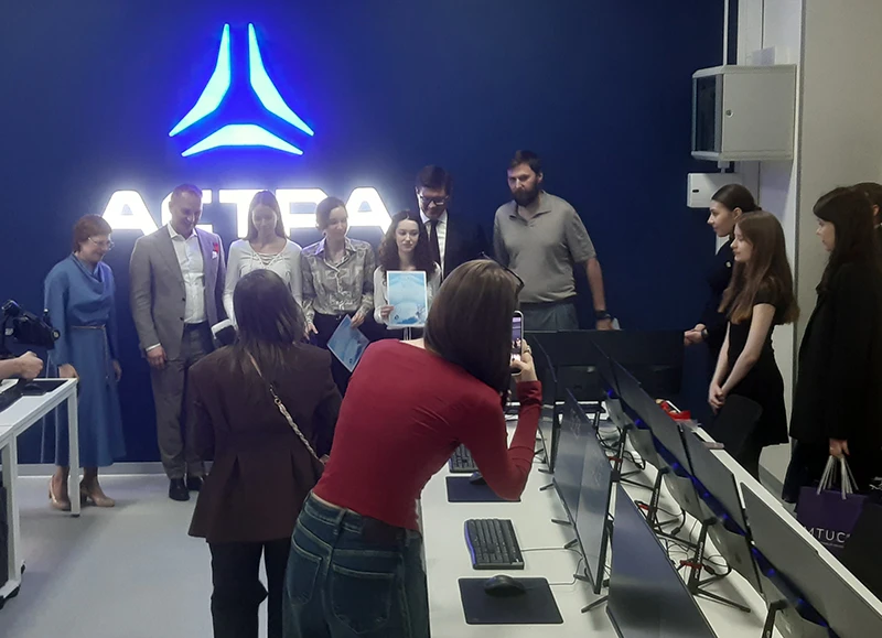 Награждение победителей и призеров хакатона &laquo;ASTRA Challenge&raquo;, состоявшееся в рамках открытия лаборатории