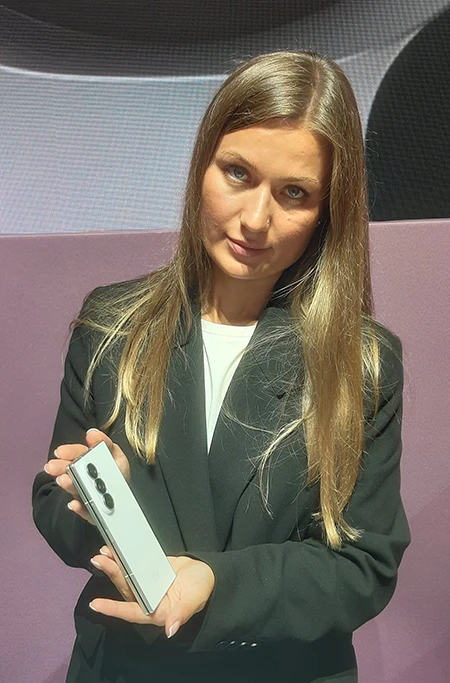 Складной флагманский смартфон Samsung Galaxy Z Fold8 Ultra